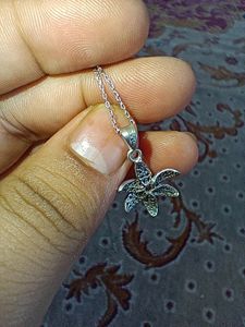 STERLING 925 SILVER CHAIN AND PENDANT. PURE SILVER.