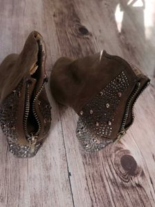 Zara USEDBrown Studded Ankle Boots