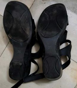Black Aeropostale Sandals