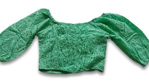 Green Eyelet Off-Shoulder Crop Top 💚