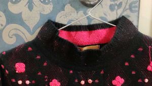 Stylish Woollen Girls Sweatshirt For Winters