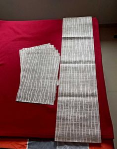 Set Of 6 Table Mat & 1 Runner