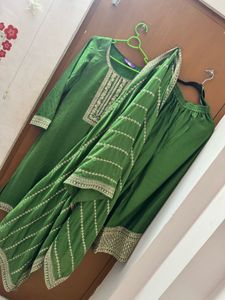 Elegant Green Embroidered Kurta