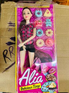 Barbie Doll With Pastry