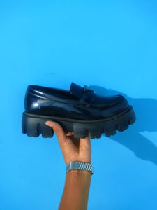 Prada Shoes For Men (Size: 6) 💫