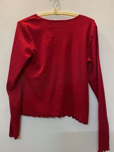 red Levi’s top for ladies
