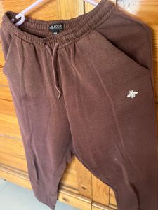 brown sweatpants W stretchable material