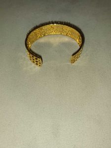 Elegant Emerald &amp; Diamond Cuff Bracelet
