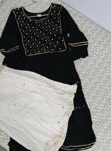 🖤✨ Elegant Black Embroidered Ethnic Set ✨🤍
