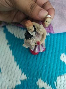 Gift Show Piece Couple Statue
