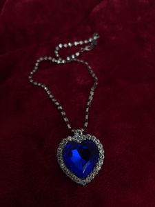 Titanic Heart of the Ocean Necklace
