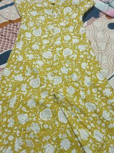 A Line Collar Neck Kurta M Size