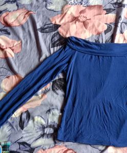 Off Shoulder Korean Top🎀