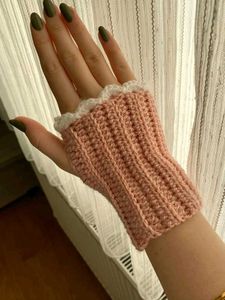 ✮⋆˙𝜗ৎPink Crochet hand Warmers✮⋆˙𝜗ৎ