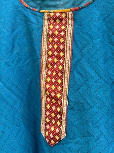 Kurtha Top, Shawl, Pant