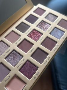 Beautiful Makeup Revolution London Eyeshadow Palet
