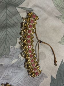 Its A Jewellery Set With Earrings And Mang Tikka