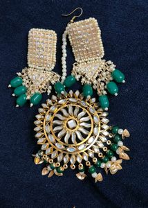 Emerald Kundan Jewelry Set