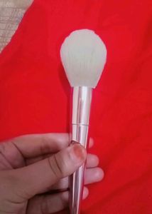 Fluffy Powder Brush