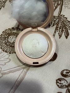 Rare Beauty Highlighter