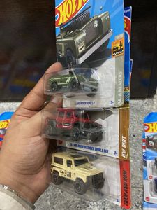 Hot Wheels Land Rover Set