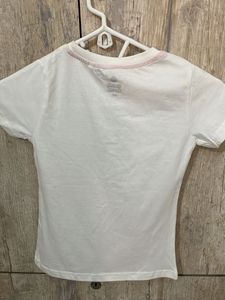 girl’s t shirt