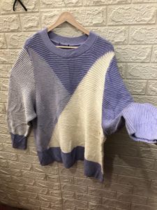 Stylish Lavender &amp; White Sweater🎗️🌷