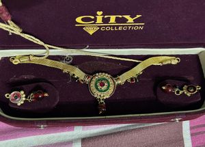 NECKLACE &amp; EARING SET &amp; JEWELLERY ORGANISER BOX