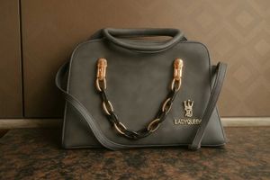 Brand New Stylish Grey Handbag 👜