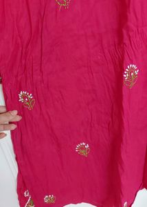 Hand Embroidered Chikan Kurti