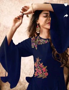 Beautiful Navy Blue 💙 Colour Gown