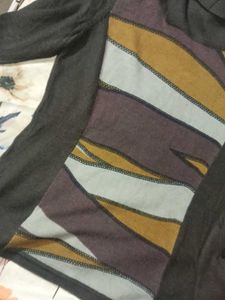 Abstract Turtleneck Top to