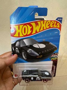 Hot Wheels Porsche &amp; Bugatti Set