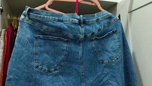 Wide-Leg High-Rise Jeans