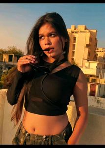 Asymmetric Cutout Crop Top🎃