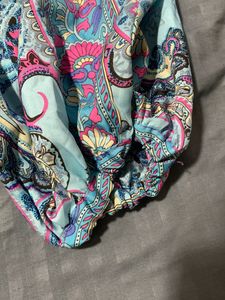 Bermuda With Psychedelic Print And Pockets