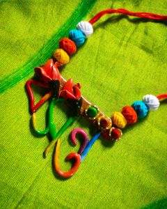 বসন্ত Neckpiece