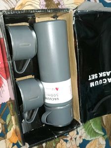 Vaccum Flask Set Of 3 Cups