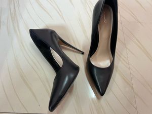 ALDO BLACK POINTED STILETTO HEELS