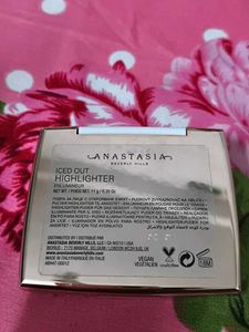 Anastasia Beverly Hills Highlighter