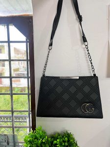 Chic Black Handbag