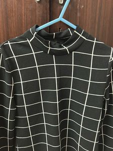 SHEIN Black &amp; White Grid Top ❤️