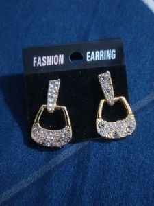 Earrings ✌️