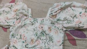 Floral Print Puff Sleeve Top