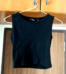 Black CROP TOP