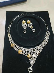 Sparkling Necklace &amp; Earring Set
