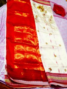 Handloom Pattu Silk Saree With Blouse
