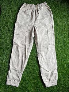 H&amp;M Beige Cargo Pant