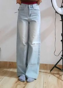 Light Wash Wide Leg Jeans (tall girls)