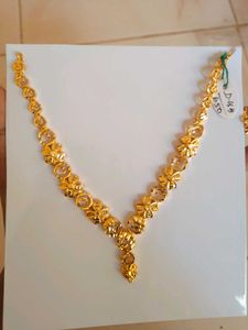 Gold-toned Floral Necklace